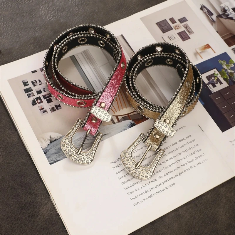 A new rhinestone decorated jeans with ladies' pink with wild high-grade American trend black belt.
A new rhinestone decorated jeans with ladies' pink with wild high-grade American trend black belt.