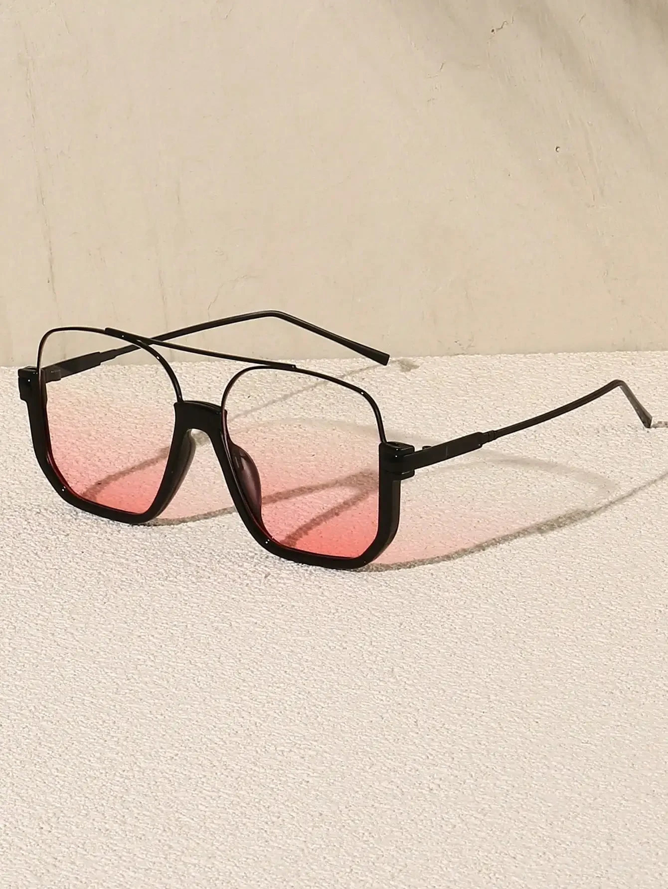 1 Pair Oversized Women's Retro Fashion Glasses, Suitable For Summer Beach, Outdoor Activities And Travel
1 Pair Oversized Women's Retro Fashion Glasses, Suitable For Summer Beach, Outdoor Activities And Travel