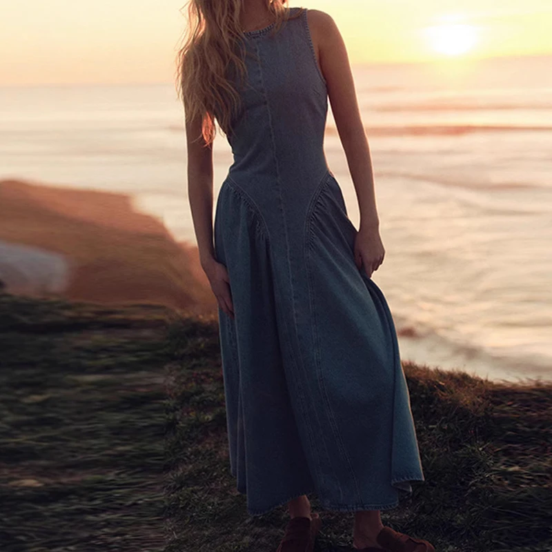 Casual High Waisted Sleeveless Loose Dress Elegant Temperament Pleated Dresses Fashion Design Style Backless Tie-up Denim Dress
Casual High Waisted Sleeveless Loose Dress Elegant Temperament Pleated Dresses Fashion Design Style Backless Tie-up Denim Dress