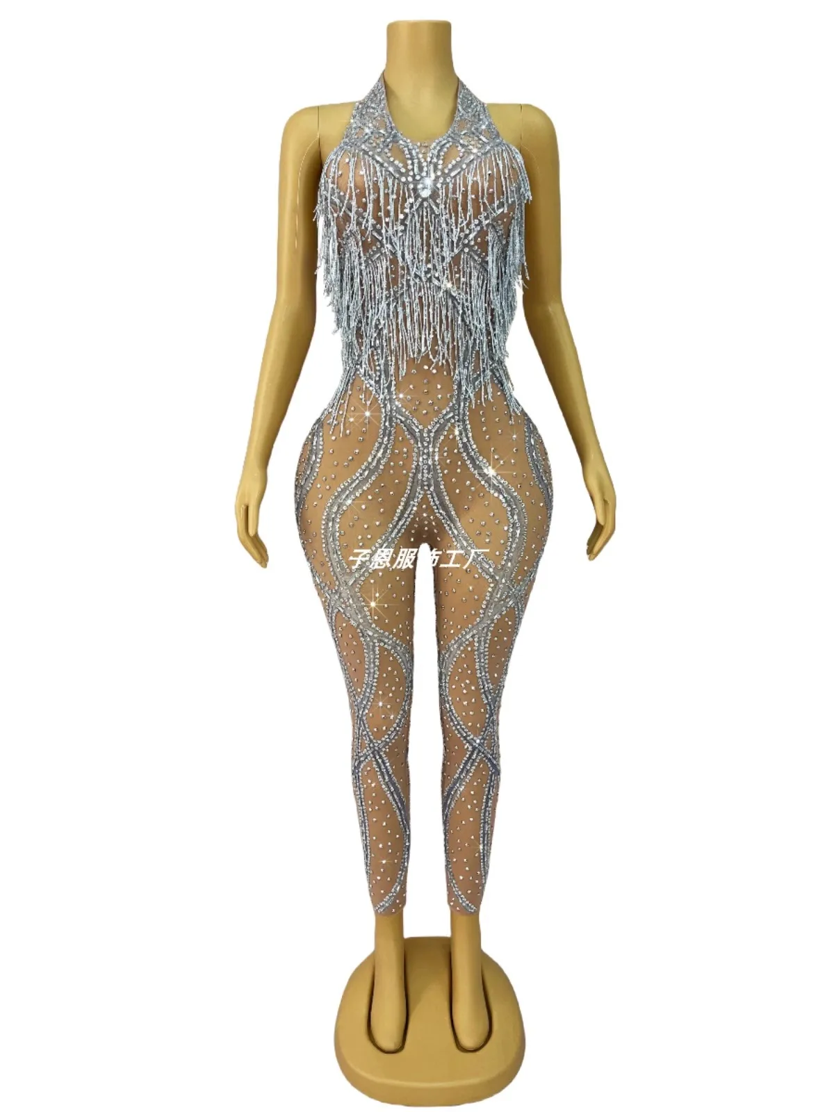 Pure white elegant large skirt dress rhinestone floral mesh dress Wedding fashion show dress performance dress
Pure white elegant large skirt dress rhinestone floral mesh dress Wedding fashion show dress performance dress