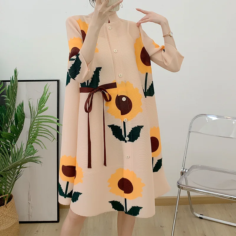 Spring/Summer New Sunflower Pleated Loose Large Size Short Dress Korean Fashion Age Reducing Women's Clothing Cardigan Skirt
Spring/Summer New Sunflower Pleated Loose Large Size Short Dress Korean Fashion Age Reducing Women's Clothing Cardigan Skirt