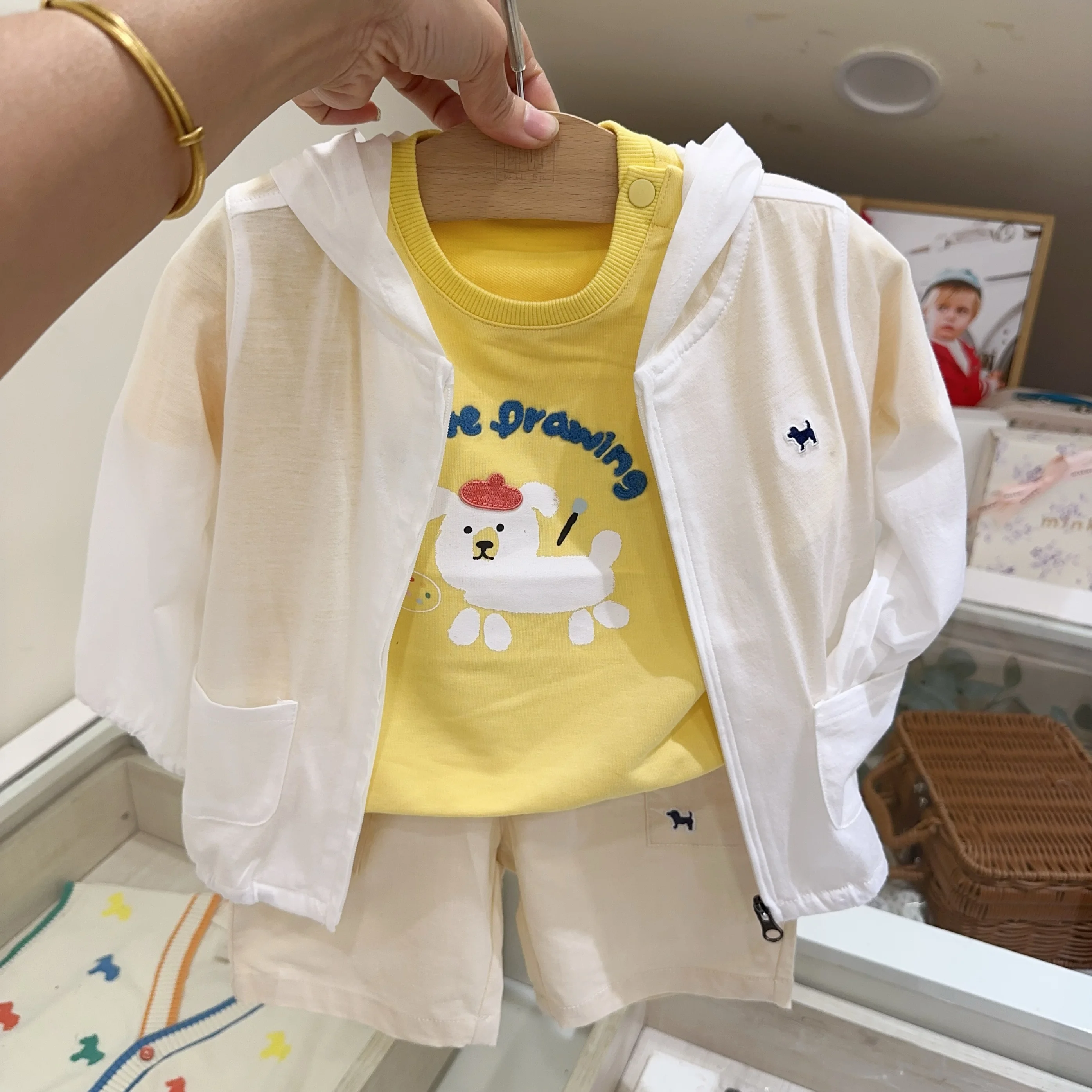 Cute Fashionable Cotton Sun Protection Clothes for Boys And Girls Kids Outdoor Wear Comfortable Soft Baby Coat Stylish
Cute Fashionable Cotton Sun Protection Clothes for Boys And Girls Kids Outdoor Wear Comfortable Soft Baby Coat Stylish