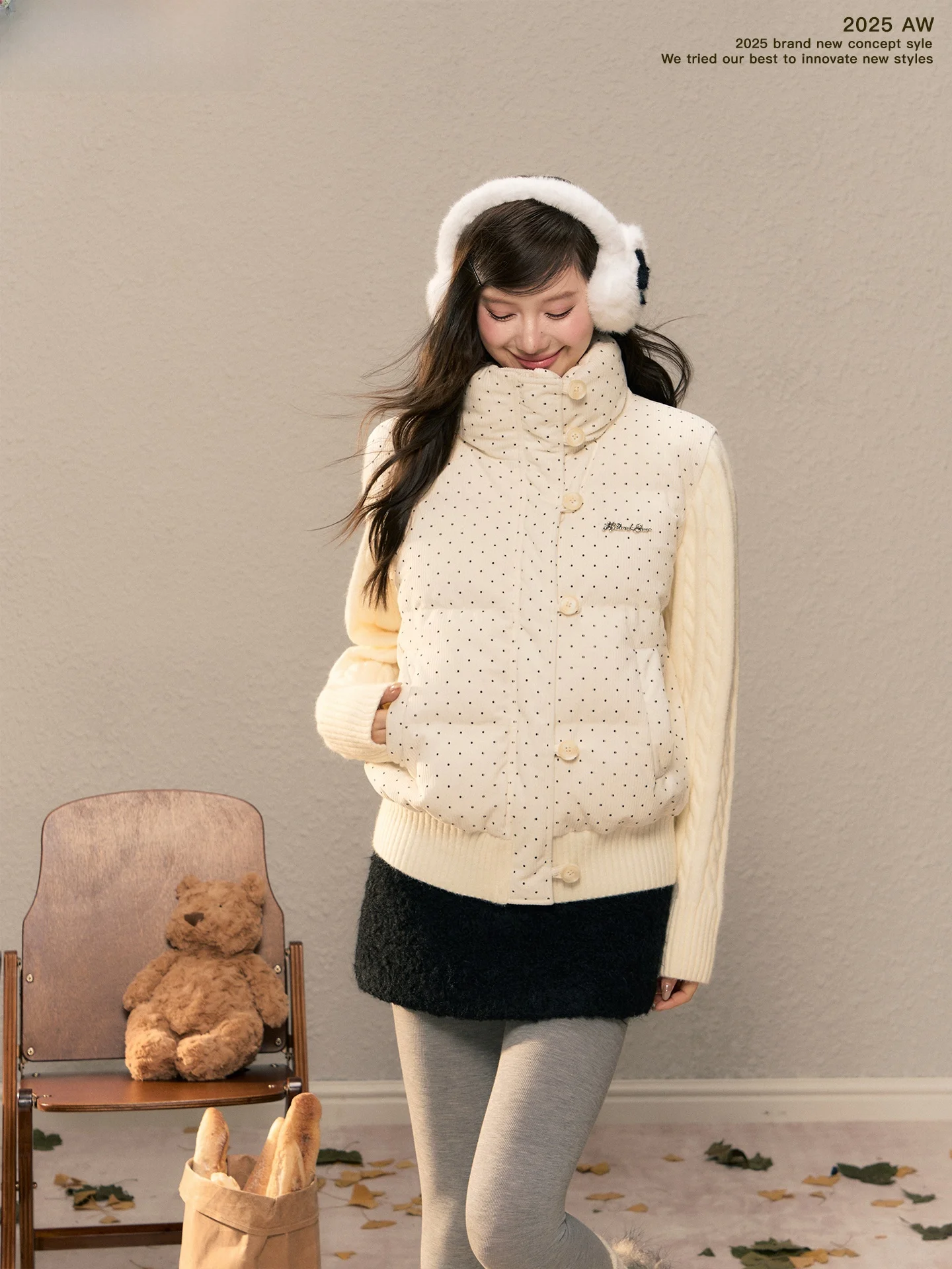 H2AN STUDIO Теплая женская утолщенная куртка-пуховик с длинными рукавами, вязаная, в горошек, с наполнителем из 90% белого утиного пуха, короткая, объемная
H2AN STUDIO Теплая женская утолщенная куртка-пуховик с длинными рукавами, вязаная, в горошек, с наполнителем из 90% белого утиного пуха, короткая, объемная