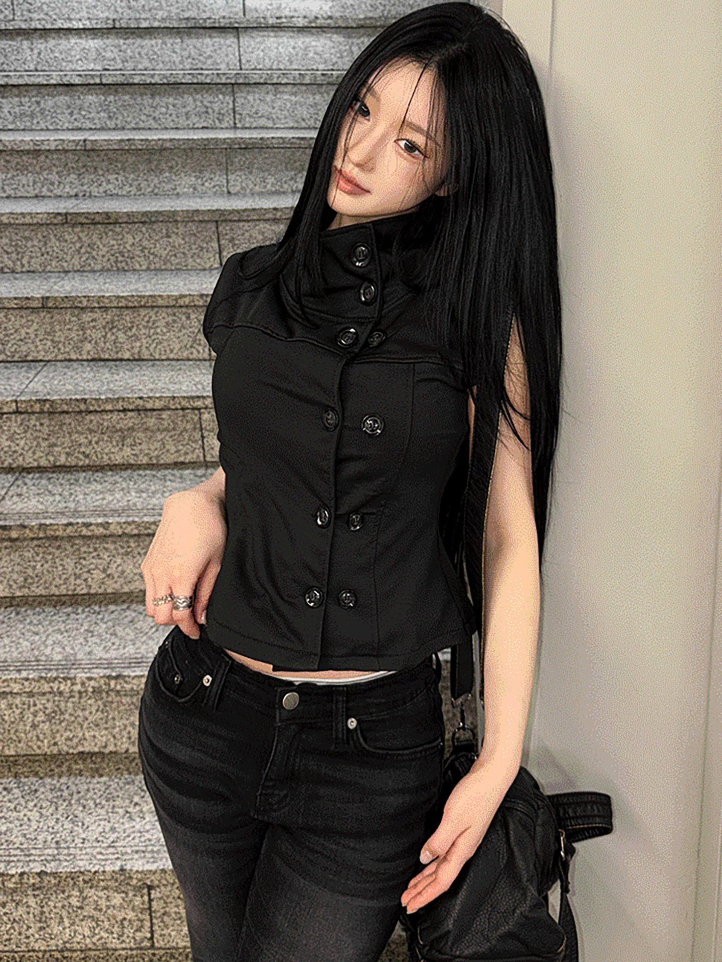 Dongda Gate Early Spicy Girl Stand Collar Double Button Waist Cinched Vest Top Retro High End Sleeveless Women's Shirt
Dongda Gate Early Spicy Girl Stand Collar Double Button Waist Cinched Vest Top Retro High End Sleeveless Women's Shirt