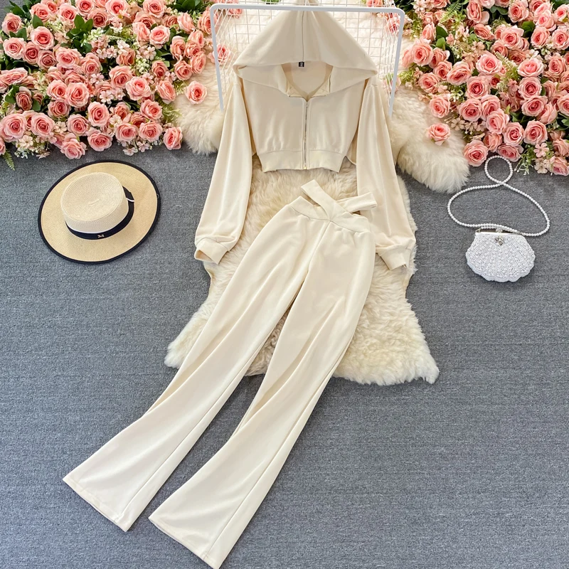 Women's Foreign Style Short Hooded Sweater+high Waisted Straight Leg Pants Wide Leg Pants Long Pants Sports Casual Two-piece Set
Women's Foreign Style Short Hooded Sweater+high Waisted Straight Leg Pants Wide Leg Pants Long Pants Sports Casual Two-piece Set