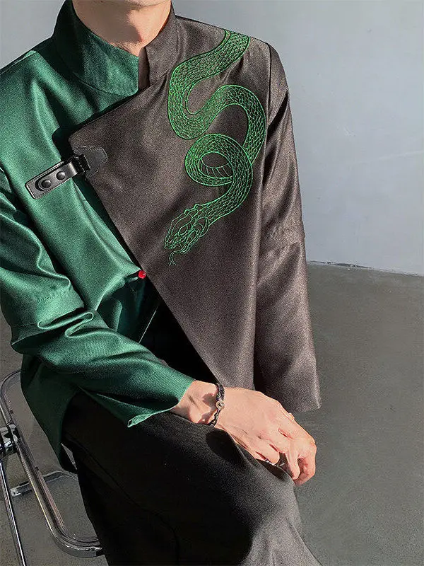 Новый мужской пиджак в китайском стиле с вышивкой под змеиную кожу, воротником-стойкой, угловыми пуговицами и цветными вставками
Новый мужской пиджак в китайском стиле с вышивкой под змеиную кожу, воротником-стойкой, угловыми пуговицами и цветными вставками