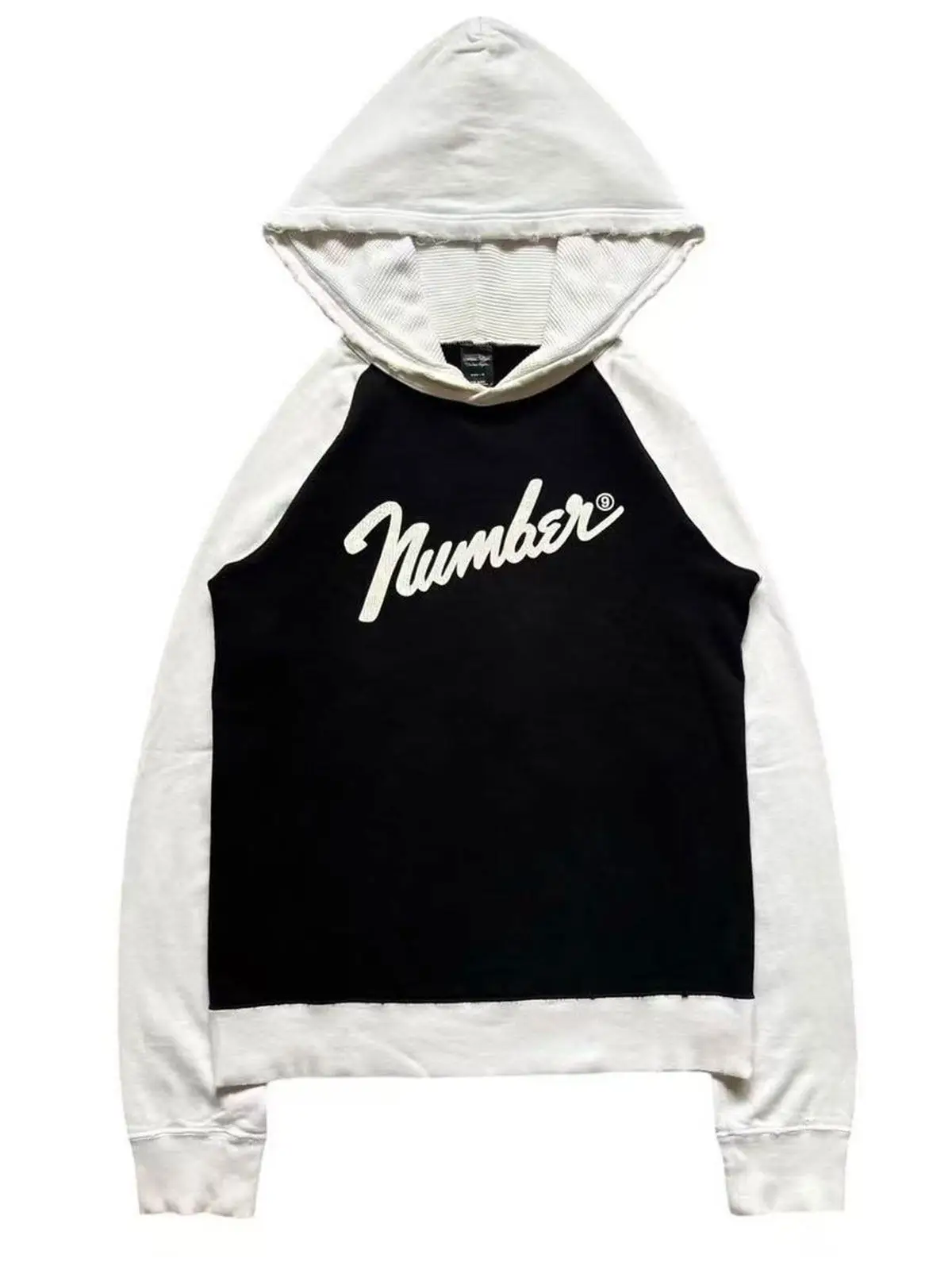 Number (N) ine the high streets hoodie05AW black and white spliced cracked sweater
Number (N) ine the high streets hoodie05AW black and white spliced cracked sweater