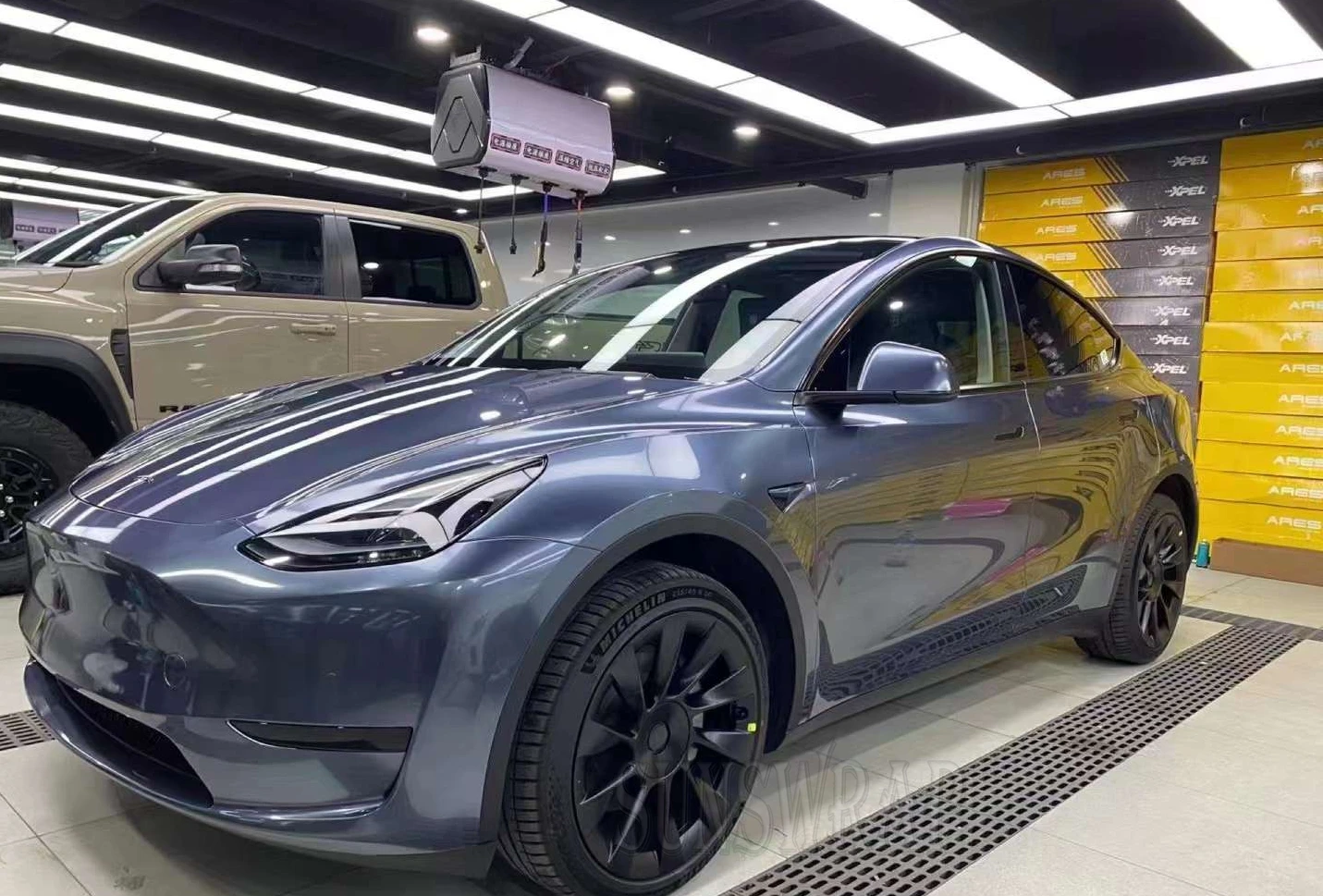Глянцевая виниловая пленка HD PET Premium Ultra Gloss Byron Bay Blue Wraps Автомобильные наклейки без пузырьков 5x59 футов/рулон 
Глянцевая виниловая пленка HD PET Premium Ultra Gloss Byron Bay Blue Wraps Автомобильные наклейки без пузырьков 5x59 футов/рулон