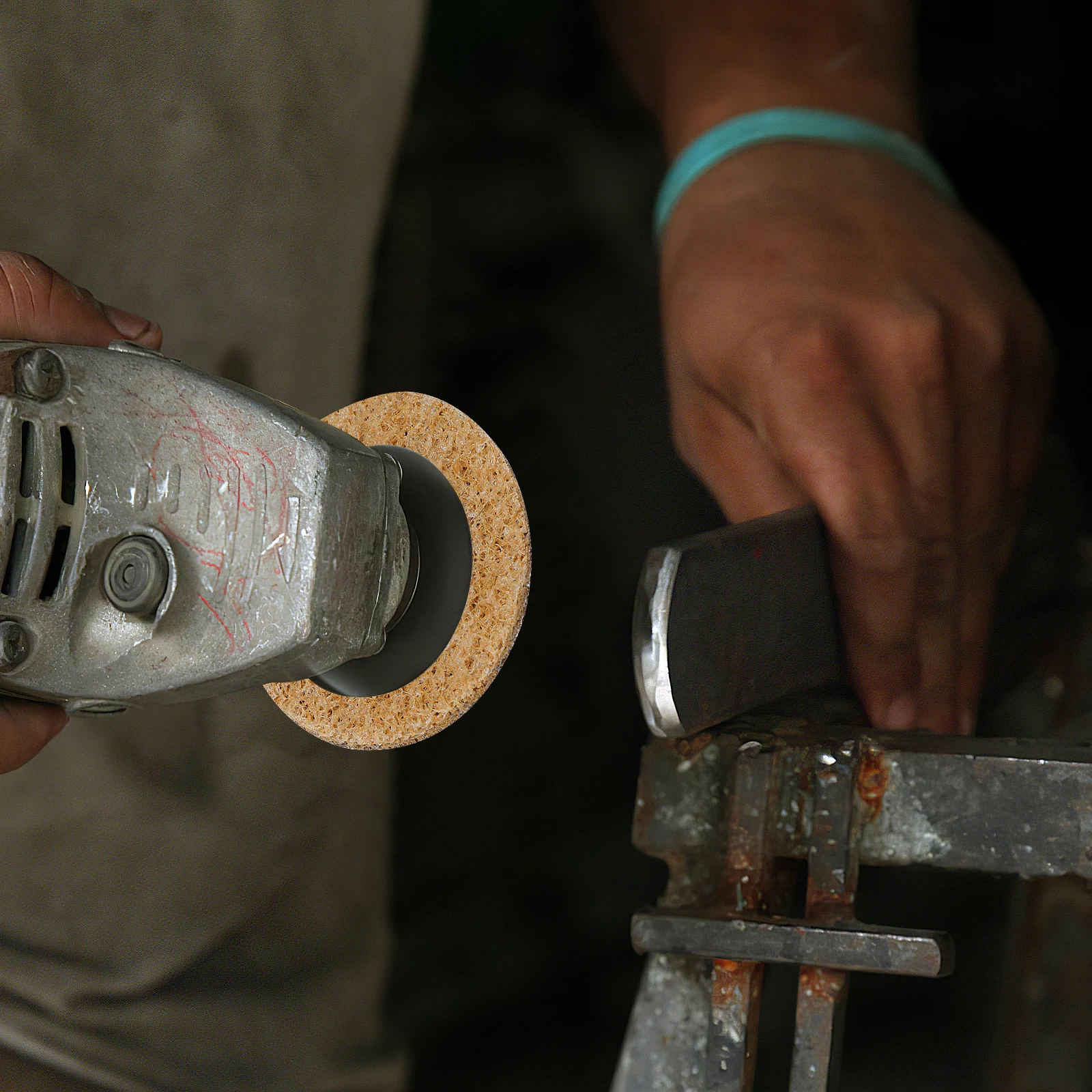 50Pcs Angle Sanding Discs Grinding Wheels Quick Rust Removers Paint Stripper Tool for Pads Sanding Disc
50Pcs Angle Sanding Discs Grinding Wheels Quick Rust Removers Paint Stripper Tool for Pads Sanding Disc