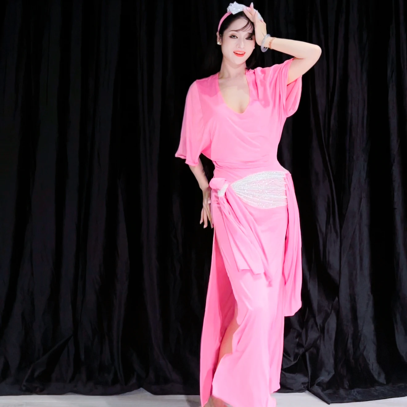 Одежда для танца живота для женщин, элитный сексуальный темпераментный халат, костюм для соревнований Baladi Shaabi для восточных танцев
Одежда для танца живота для женщин, элитный сексуальный темпераментный халат, костюм для соревнований Baladi Shaabi для восточных танцев