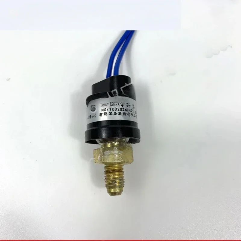 Electric Lubricating Oil Pump Pressure Switch PS-1008 Normally Open Normally Closed Pressure Sensor TZ-2232
Electric Lubricating Oil Pump Pressure Switch PS-1008 Normally Open Normally Closed Pressure Sensor TZ-2232