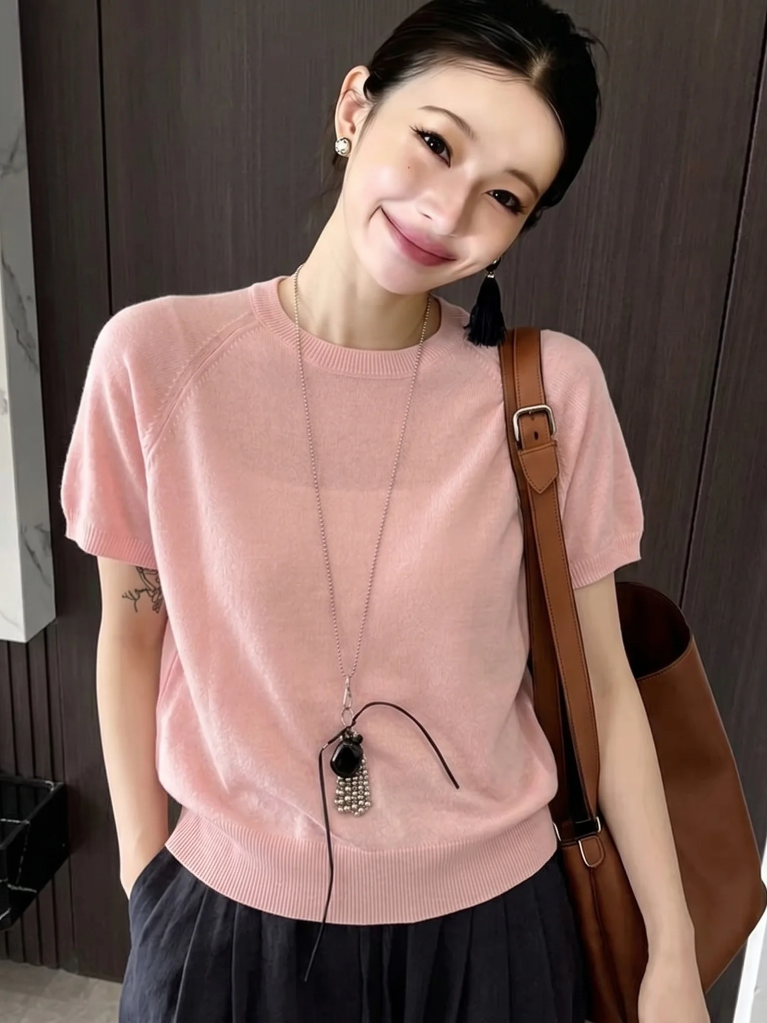 Laid-back Soft Short Sleeve Knitwear round Neck Summer Casual Top Head-over-Head Slimming Korean Style Straight Cut Silk Shirt
Laid-back Soft Short Sleeve Knitwear round Neck Summer Casual Top Head-over-Head Slimming Korean Style Straight Cut Silk Shirt
