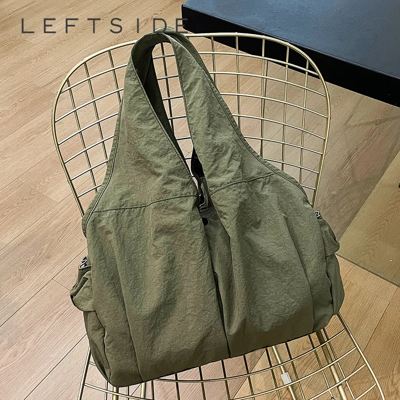 LEFTSIDE Design Nylon Large Cloth Shoulder Bag for Women 2025 Winter Trend Fashion New Shopper Shopping Travel Handbags Hobo Bag
LEFTSIDE Design Nylon Large Cloth Shoulder Bag for Women 2025 Winter Trend Fashion New Shopper Shopping Travel Handbags Hobo Bag