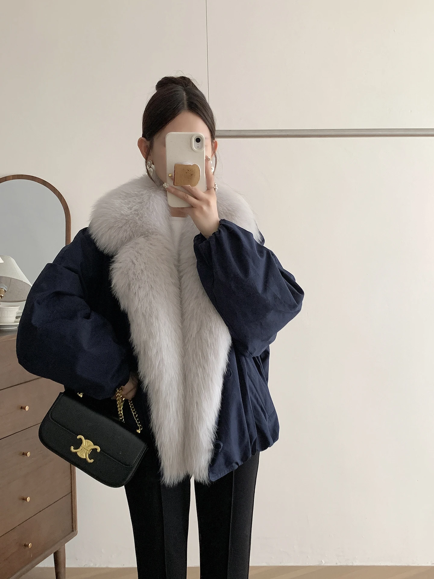 Winter 2025 Women's ort Parka Jaet Real Fur Collar down Coat Comfortable Fit Long Sve Polyester Lined Vintage Sle
Winter 2025 Women's ort Parka Jaet Real Fur Collar down Coat Comfortable Fit Long Sve Polyester Lined Vintage Sle