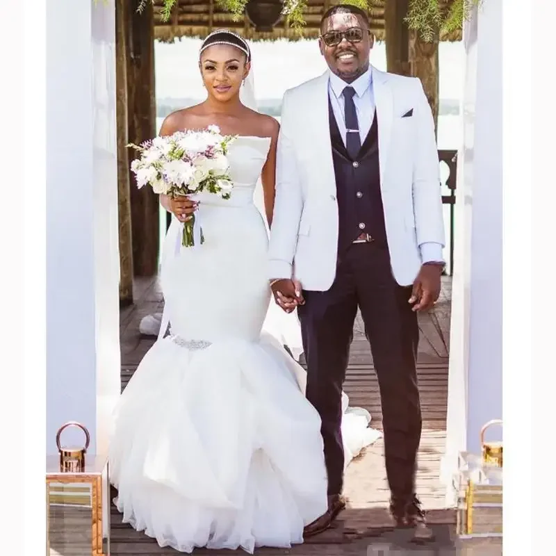 Customized Elagent Strapless Plus Size African Arabic Tulle Mermaid Beaded Bridal Dresses Custom Made
Customized Elagent Strapless Plus Size African Arabic Tulle Mermaid Beaded Bridal Dresses Custom Made