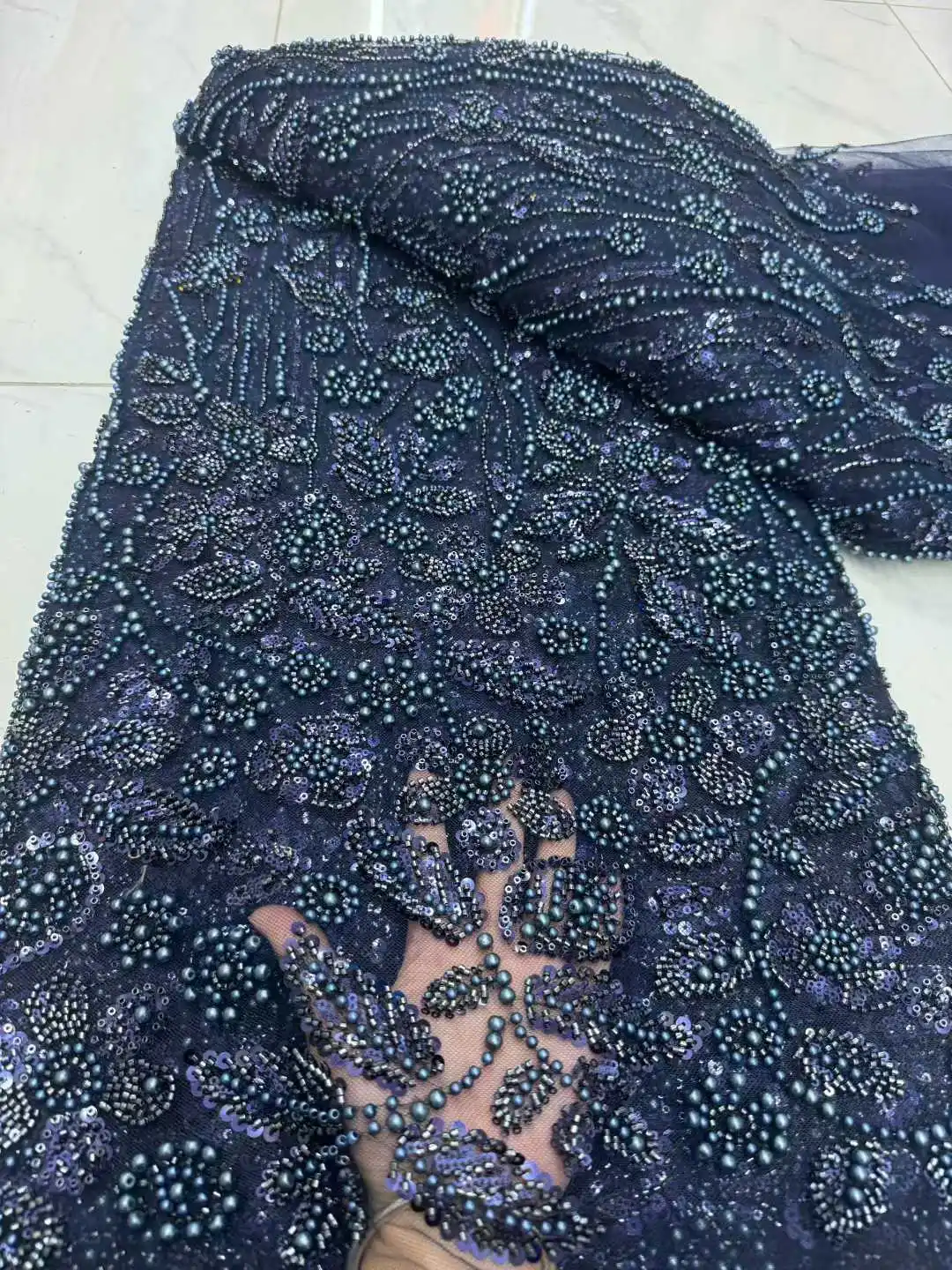 2025 новейшая модная сетчатая кружевная ткань высокого качества с блестками и вышивкой, французский нигерийский тюль с бисером, кружевная ткань для свадебного платья
2025 новейшая модная сетчатая кружевная ткань высокого качества с блестками и вышивкой, французский нигерийский тюль с бисером, кружевная ткань для свадебного платья