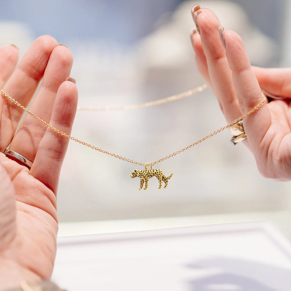 20 Pcs Leopard Pendant Handbag DIY Keychains Charms Necklace Handmade Jewelry Accessories Hanging Decoration 3D Metal Animal
20 Pcs Leopard Pendant Handbag DIY Keychains Charms Necklace Handmade Jewelry Accessories Hanging Decoration 3D Metal Animal