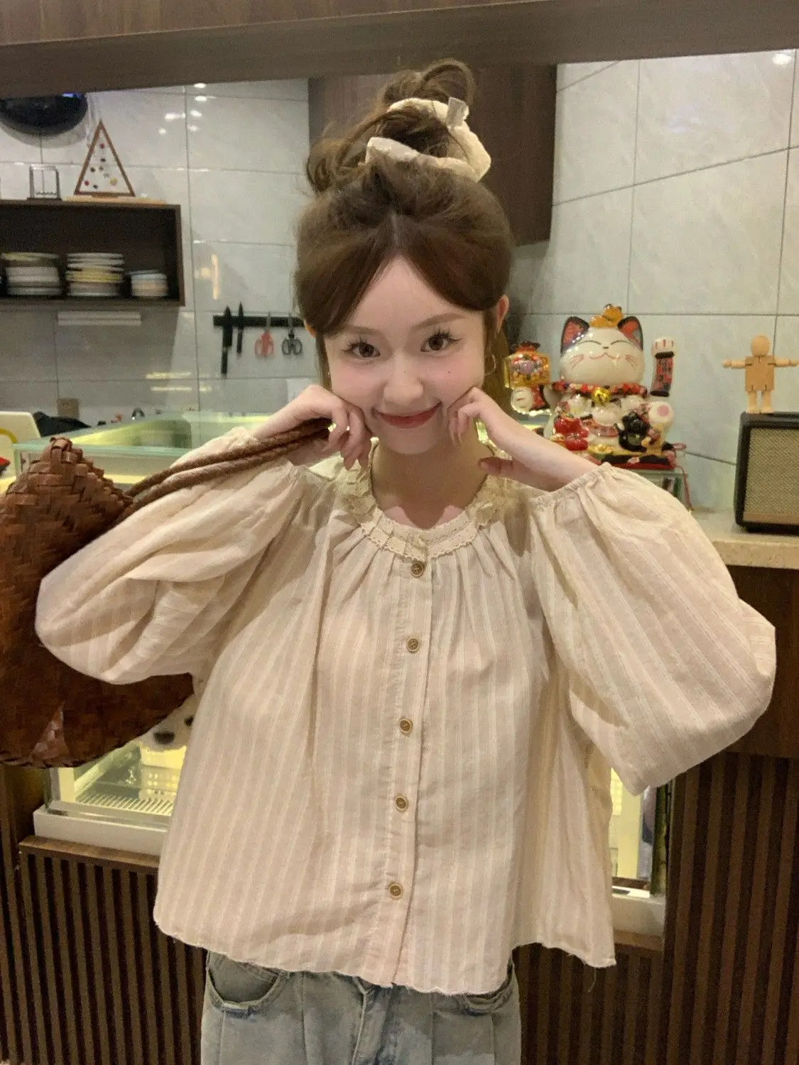 Gagarich Spring Autumn French Sweet Lace Stripe Round Neck Long Sleeve Shirt Women College Style Loose Unique Blouse Top
Gagarich Spring Autumn French Sweet Lace Stripe Round Neck Long Sleeve Shirt Women College Style Loose Unique Blouse Top
