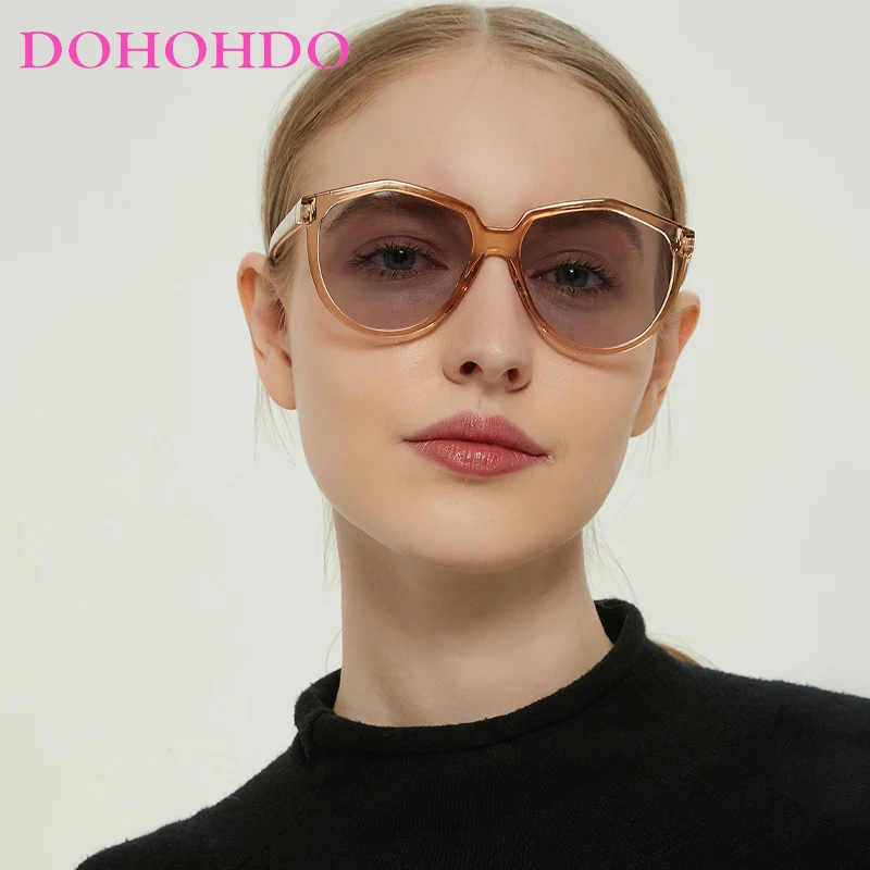 Очки солнцезащитные DOHOHDO женские квадратные, роскошные винтажные модные солнечные очки в круглой оправе, с защитой UV400
Очки солнцезащитные DOHOHDO женские квадратные, роскошные винтажные модные солнечные очки в круглой оправе, с защитой UV400
