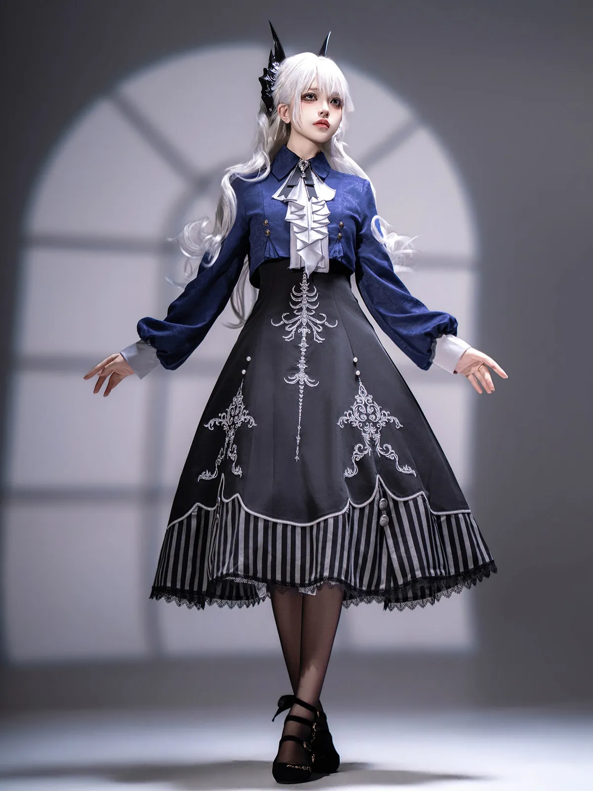 Bone Language Medieval Cosplay Costume Gothic Lolita Girl Dark OP Long Sleeve Camisole Dress Set Spring Party Fashion HCos
Bone Language Medieval Cosplay Costume Gothic Lolita Girl Dark OP Long Sleeve Camisole Dress Set Spring Party Fashion HCos