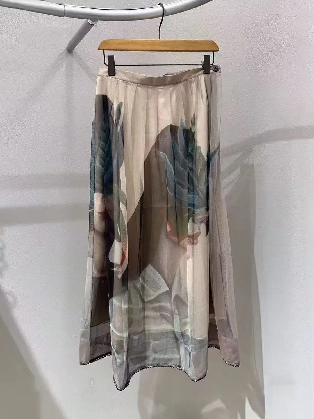 New 2025 Summer f-length Printed Skirt High-waist A-line Umbrella Skirt Net Gauze Tagkita Brand Youth Faion Hanfu Skirt
New 2025 Summer f-length Printed Skirt High-waist A-line Umbrella Skirt Net Gauze Tagkita Brand Youth Faion Hanfu Skirt