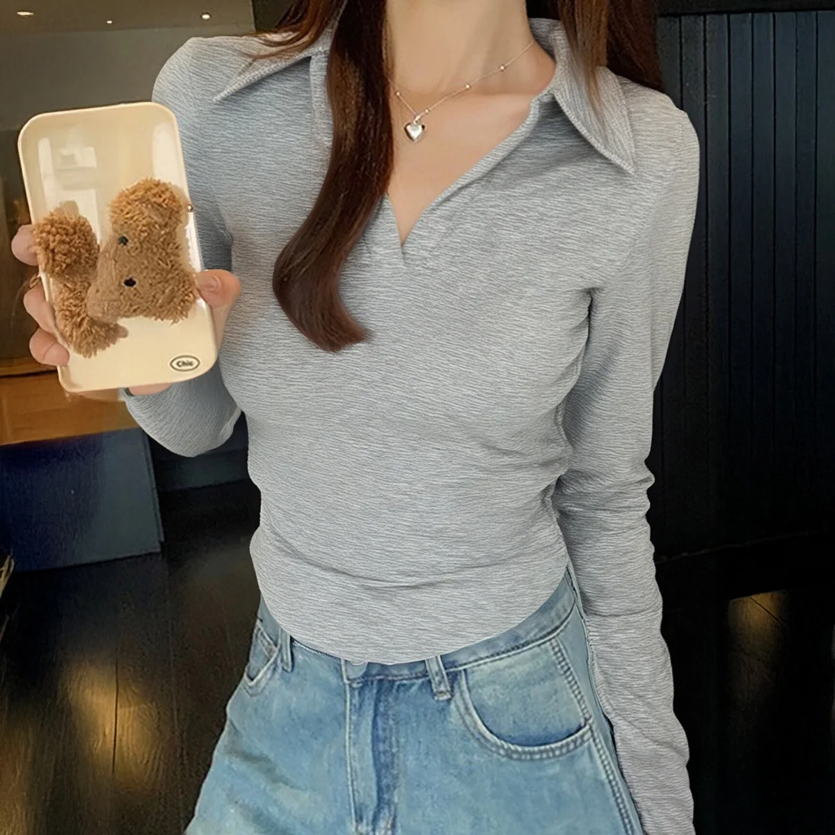 Casual and Minimalist Long Sleeved Women's V-neck Shirt T-shirt Women's Clothing Autumn/winter 2025
Casual and Minimalist Long Sleeved Women's V-neck Shirt T-shirt Women's Clothing Autumn/winter 2025