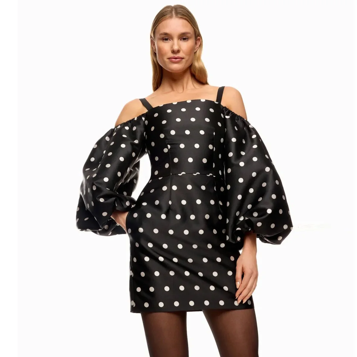 Black White Polka Short Party Dress Off Shoulder Straight Prom Gowns Prom Dresses with Sleeves Spaghetti Above Knee Length
Black White Polka Short Party Dress Off Shoulder Straight Prom Gowns Prom Dresses with Sleeves Spaghetti Above Knee Length