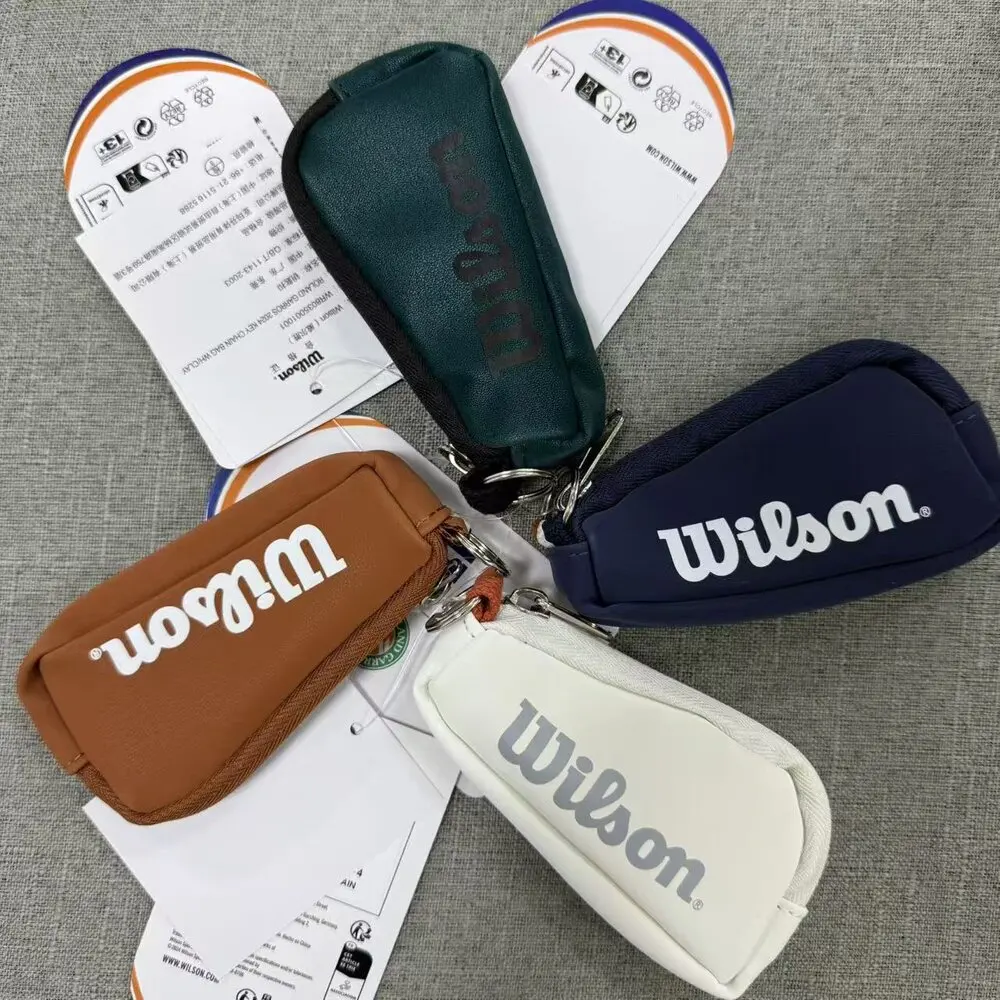 Сумка-цепочка для ключей Wilson 2024, ROLAND GARROS, французская открытая оранжево-белая ручная мини-теннисная ключ RG
Сумка-цепочка для ключей Wilson 2024, ROLAND GARROS, французская открытая оранжево-белая ручная мини-теннисная ключ RG