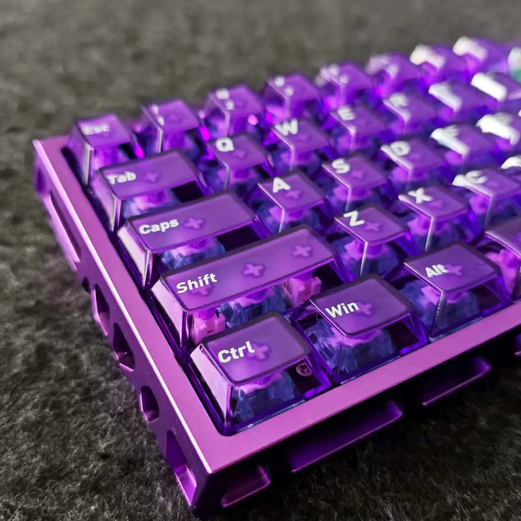 Purple transparent personalized fog-transparent keycap 118-key DIY keyboard PC keycap customization Original factory high UV pri
Purple transparent personalized fog-transparent keycap 118-key DIY keyboard PC keycap customization Original factory high UV pri