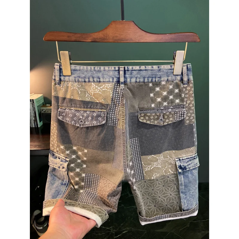 Cashew flower printed denim shorts for men, summer thin design, Japanese fashion trend, high-end workwear, casual shorts
Cashew flower printed denim shorts for men, summer thin design, Japanese fashion trend, high-end workwear, casual shorts