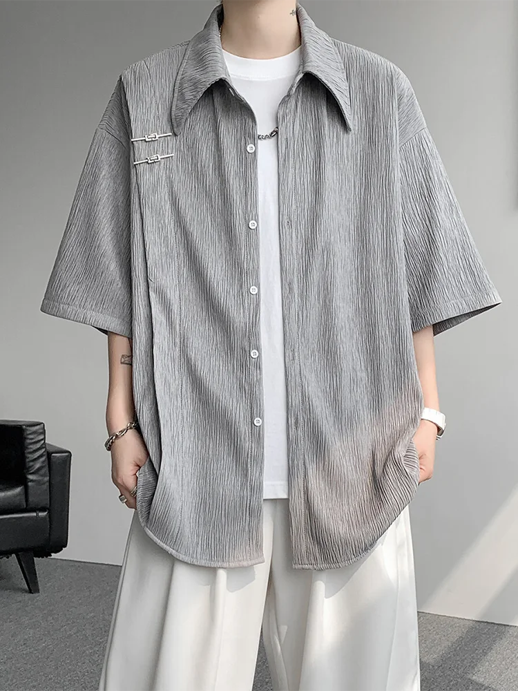Men's Short Sleeve Shirt Metal Buckle Texture Summer Versatile Trendy Oversize Loose Fit Breathable Thin Style Flip Collar
Men's Short Sleeve Shirt Metal Buckle Texture Summer Versatile Trendy Oversize Loose Fit Breathable Thin Style Flip Collar