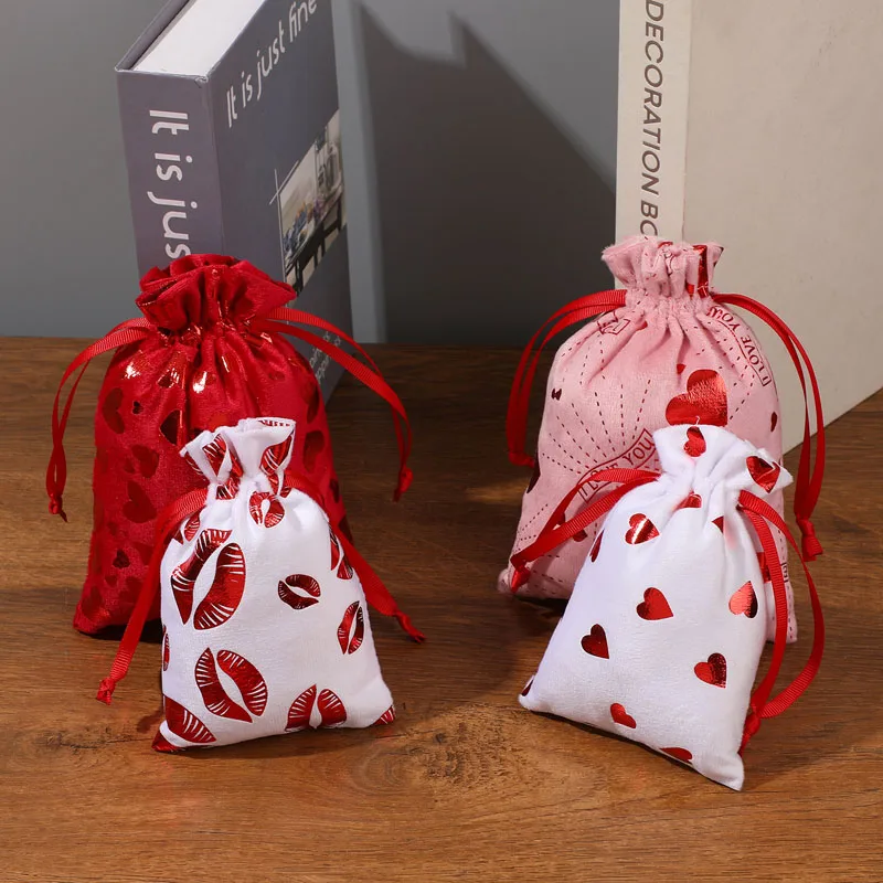 20 шт. / партия 13 * 18cm 5 * 7 дюймов Любовь губы бархат веревка сумка день рождения вечеринка свадьба подарочный пакет
20 шт. / партия 13 * 18cm 5 * 7 дюймов Любовь губы бархат веревка сумка день рождения вечеринка свадьба подарочный пакет