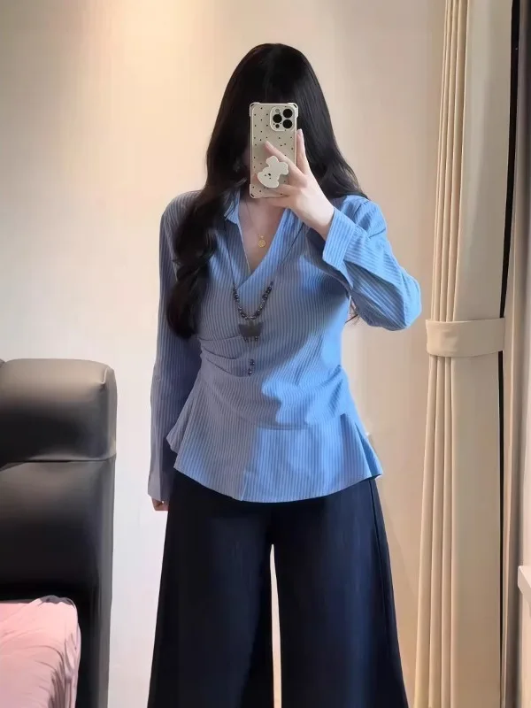 Женская полосатая рубашка в корейском стиле с боковыми пуговицами и зауженной талией, летний дизайн, уникальный модный топ больших размеров
Женская полосатая рубашка в корейском стиле с боковыми пуговицами и зауженной талией, летний дизайн, уникальный модный топ больших размеров