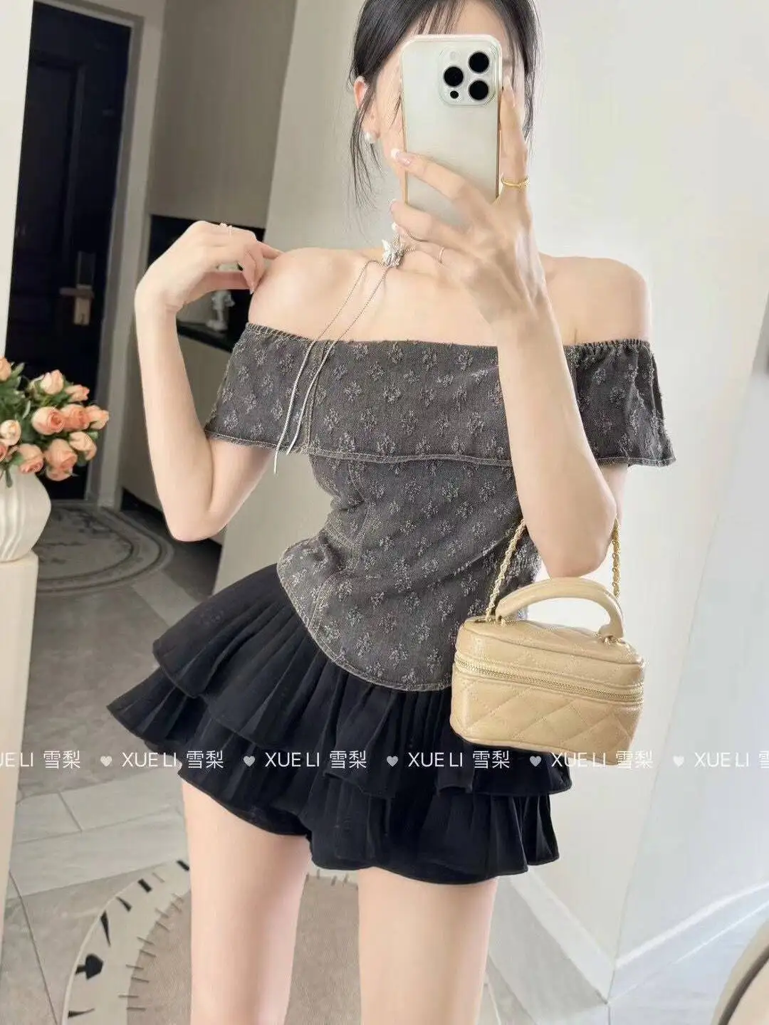 Korean Fashion Retro Two Piece Skirt Sets Slash Neck Off Shoulder Short Sleeve Slim Denim Tops + High Waist A Line Mini Skirt
Korean Fashion Retro Two Piece Skirt Sets Slash Neck Off Shoulder Short Sleeve Slim Denim Tops + High Waist A Line Mini Skirt