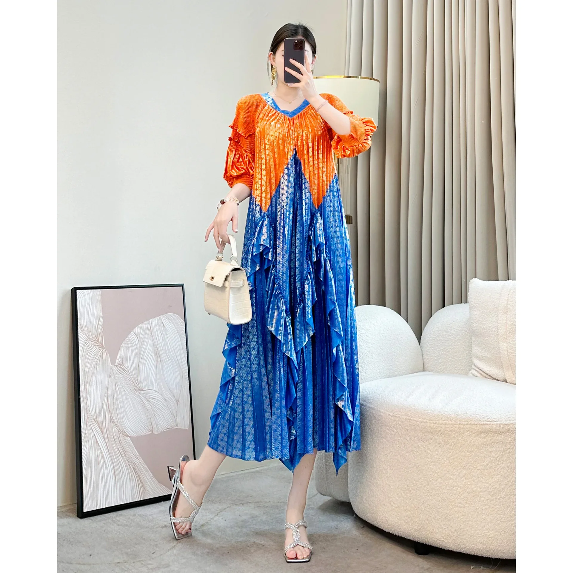 Miyake Style Summer Color Blocking Temperament High-end Socialite Loose Design Pleated Long Skirt High Waist Slim Dress Mother
Miyake Style Summer Color Blocking Temperament High-end Socialite Loose Design Pleated Long Skirt High Waist Slim Dress Mother