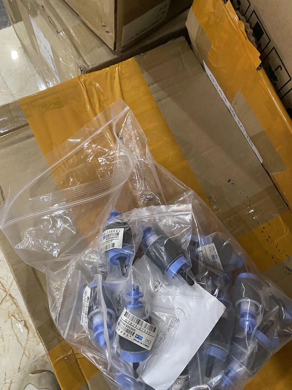 10X RM1-2998-000 Ролик захвата лотка 2 3 для HP LaserJet M5025 M5035 M5039 700 M712 M725/5025 5035 5039 712 725
10X RM1-2998-000 Ролик захвата лотка 2 3 для HP LaserJet M5025 M5035 M5039 700 M712 M725/5025 5035 5039 712 725