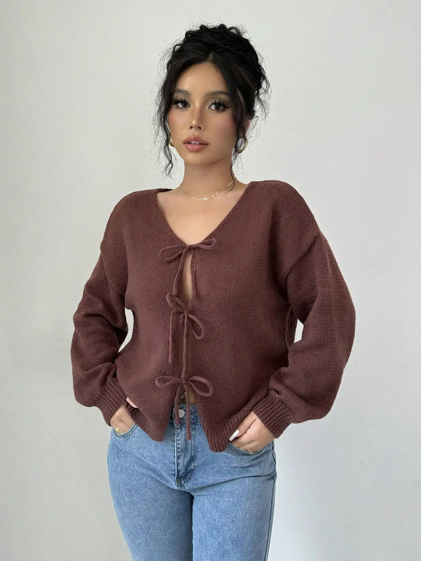 Women's Solid V-Neck Drop Shoulder Long Sleeve Front-Tie Knit Cardigan
Women's Solid V-Neck Drop Shoulder Long Sleeve Front-Tie Knit Cardigan