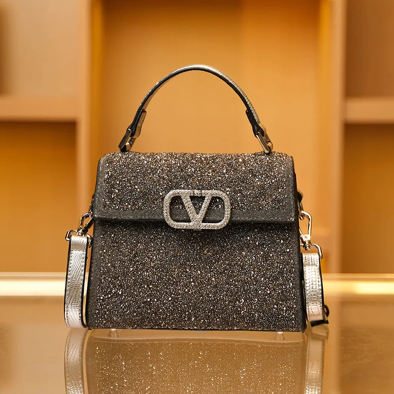 Маленькая квадратная сумка со стразами – новая винтажная ретро-сумка через плечо и на пояс, высококачественная матовая женская сумка для осени и зимы.
Маленькая квадратная сумка со стразами – новая винтажная ретро-сумка через плечо и на пояс, высококачественная матовая женская сумка для осени и зимы.