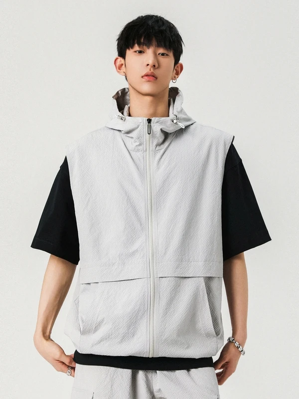 Мужская летняя майка из ледяного шелка: быстросохнущая, модная, уличная, спортивная, из полиэстера, нейлона и композитного волокна
Мужская летняя майка из ледяного шелка: быстросохнущая, модная, уличная, спортивная, из полиэстера, нейлона и композитного волокна