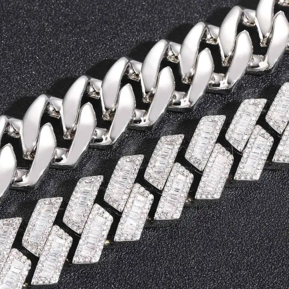 Luxury New Arrival Iced Out Chains 18mm Baguette Prong Cuban Link 3 Row Mens Chunky Moissanite Cuban Necklace in 18k Gold Plated
Luxury New Arrival Iced Out Chains 18mm Baguette Prong Cuban Link 3 Row Mens Chunky Moissanite Cuban Necklace in 18k Gold Plated