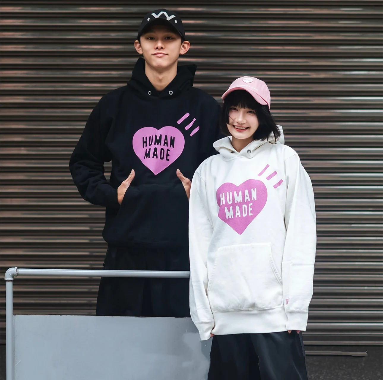 Многоцветная толстовка HUMAN MADE Love Hoodie в японском стиле, свободного кроя, для мужчин и женщин, теплая.
Многоцветная толстовка HUMAN MADE Love Hoodie в японском стиле, свободного кроя, для мужчин и женщин, теплая.