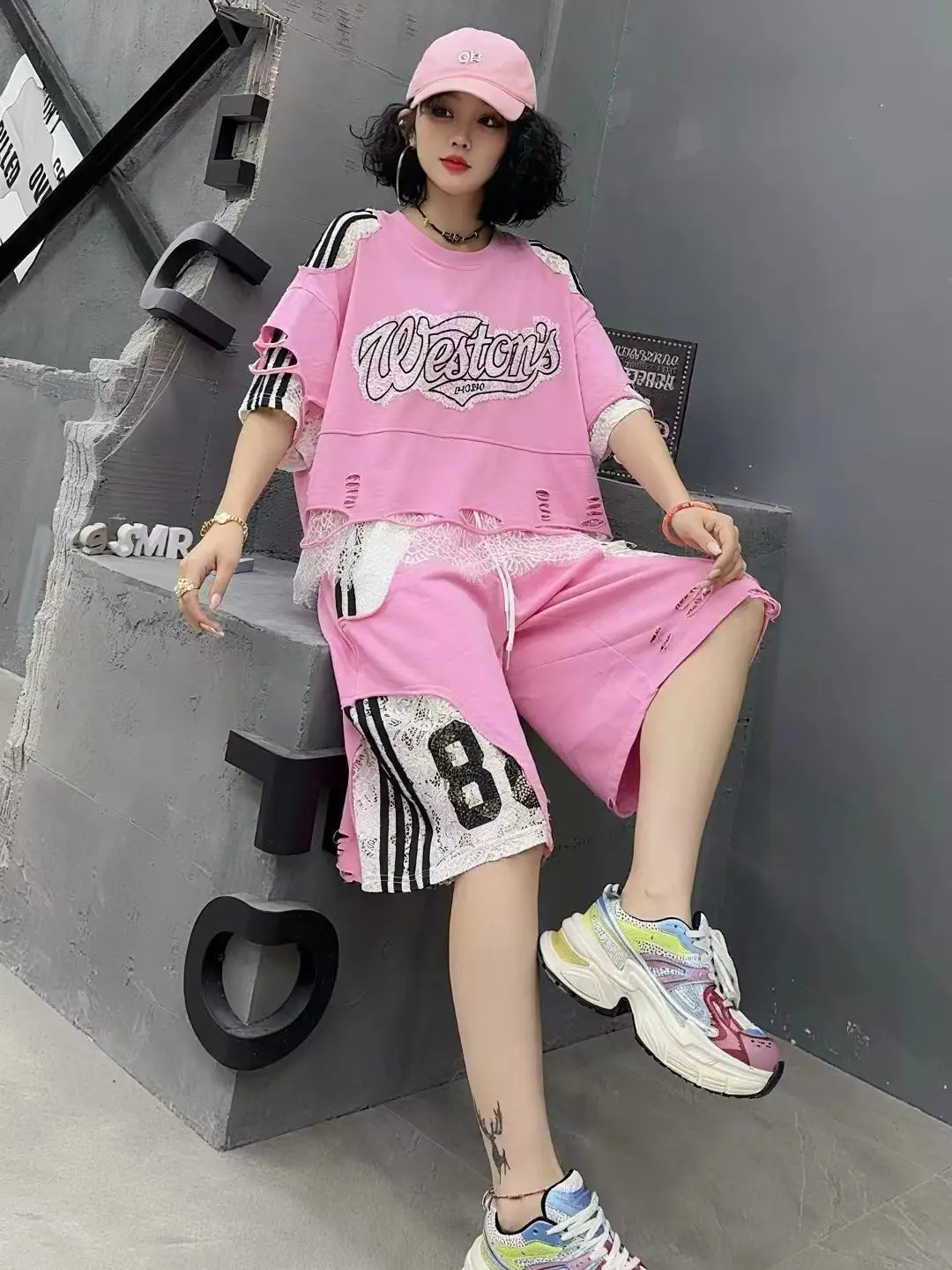 Women Casual Letter Print Top Lace Patchwork Short Sleeve Loose Blouse Fashion Streetwear T Shirt Female Trendy Oversized
Women Casual Letter Print Top Lace Patchwork Short Sleeve Loose Blouse Fashion Streetwear T Shirt Female Trendy Oversized