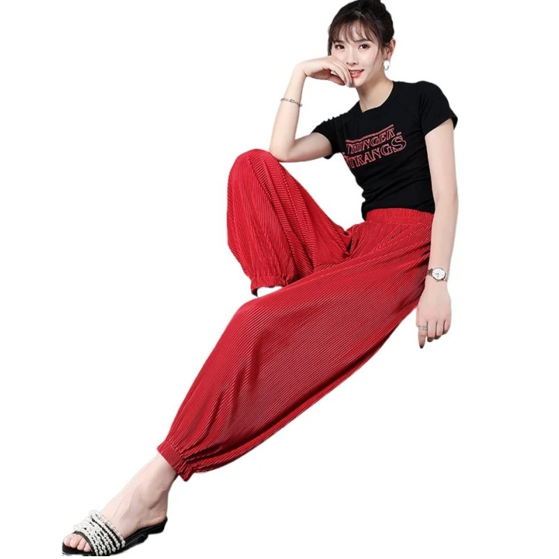 Women's Summer Loose Pants Soft Joggers Chic Streetwear Pants New Fashion Plus Size Ankle-Length Bloomers Pants Pleated Trousers
Women's Summer Loose Pants Soft Joggers Chic Streetwear Pants New Fashion Plus Size Ankle-Length Bloomers Pants Pleated Trousers