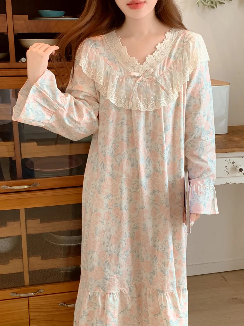 Pink Rose Print Autumn Nightdress Women V-Neck Lace Flower Bow Long Nightgown Korea Sweet Loose Casual Cotton Sleepwear Harajuku
Pink Rose Print Autumn Nightdress Women V-Neck Lace Flower Bow Long Nightgown Korea Sweet Loose Casual Cotton Sleepwear Harajuku