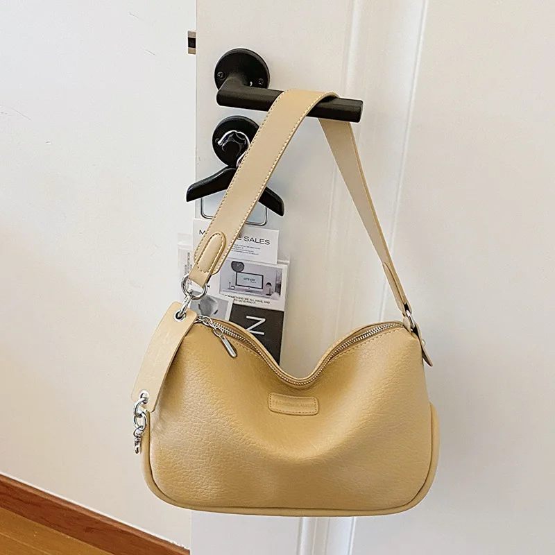 Solid Color Minimalist Underarm Bag Women Premium Caviar Grain Shoulder Purse Featherlight Office Chic Essential
Solid Color Minimalist Underarm Bag Women Premium Caviar Grain Shoulder Purse Featherlight Office Chic Essential