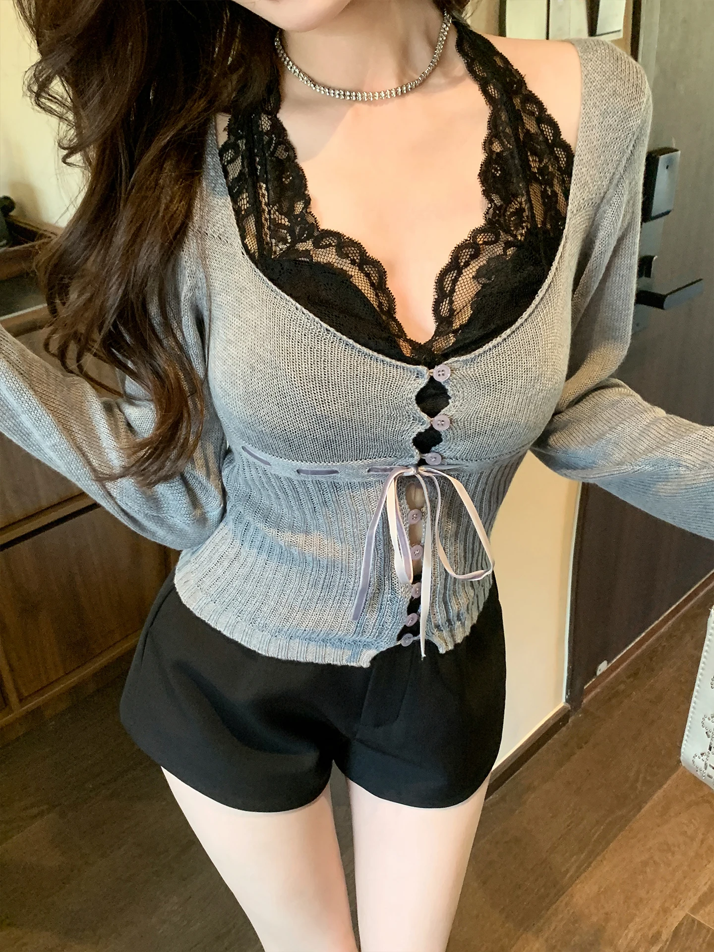 Сексуальный вязаный кардиган с длинными рукавами и U-образным вырезом, приталенный, весенний дизайн, женская модная облегающая верхняя одежда из шелковой шерсти, цветной.
Сексуальный вязаный кардиган с длинными рукавами и U-образным вырезом, приталенный, весенний дизайн, женская модная облегающая верхняя одежда из шелковой шерсти, цветной.