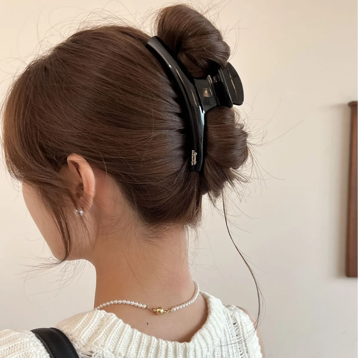 Premium Arced Shark Claw Clip Gold Logo for Women High Volume Hair Updo Back Head Daily Use Sturdy Brown
Premium Arced Shark Claw Clip Gold Logo for Women High Volume Hair Updo Back Head Daily Use Sturdy Brown