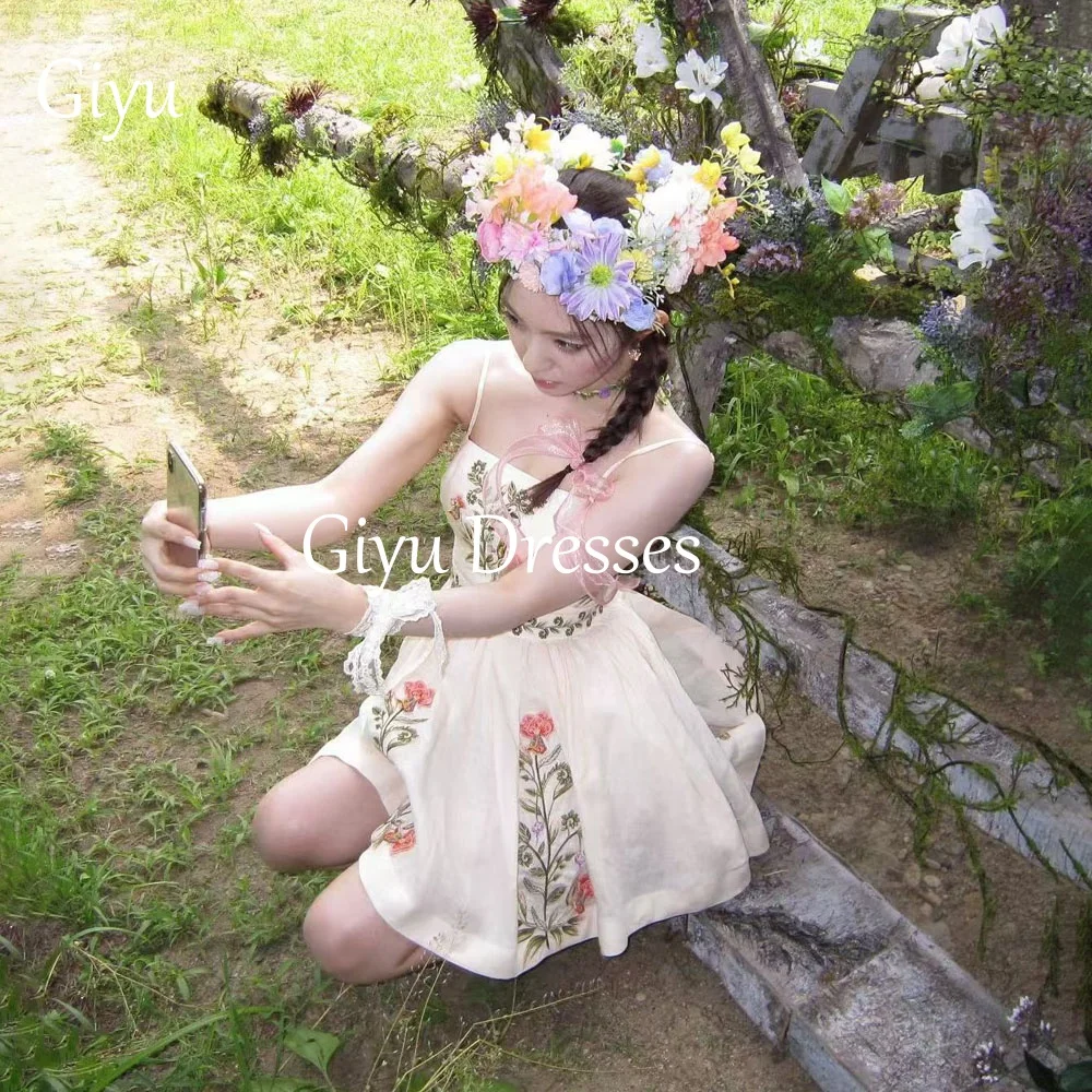 Giyu Simple White Evening Dress 3D Floral Print Off Shoulder Spaghetti Strap Mini Birthday Party Dresses Prom Dress Customized
Giyu Simple White Evening Dress 3D Floral Print Off Shoulder Spaghetti Strap Mini Birthday Party Dresses Prom Dress Customized