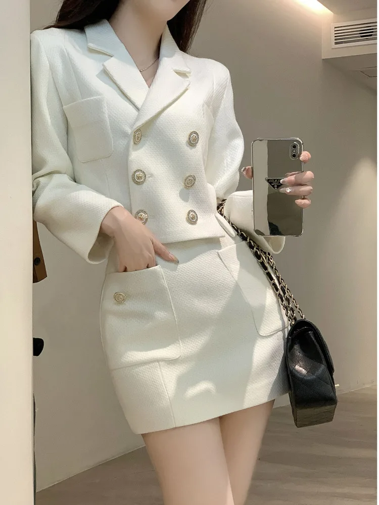 2023 Retro Double Breasted Short Women Blazer + High Waist Sexy Mini Skirt Set High Quality Autumn Long Sleeve 2 Pieces Set
2023 Retro Double Breasted Short Women Blazer + High Waist Sexy Mini Skirt Set High Quality Autumn Long Sleeve 2 Pieces Set