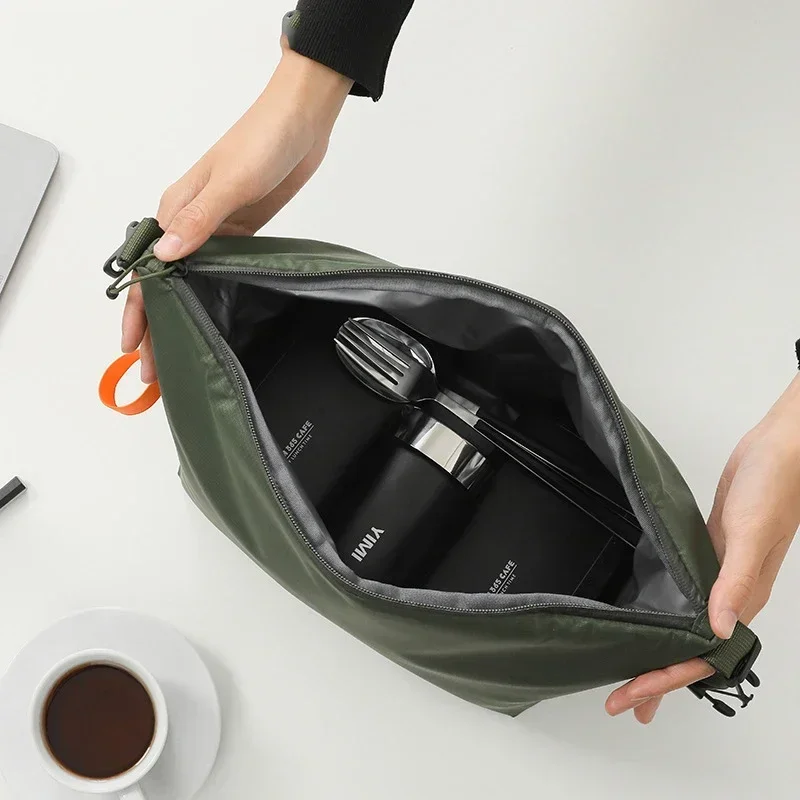 1PC Camping Insulated Lunch Pack Insulated Bento Bag Aluminium Foil Lunchbox Ice Bag Portable Dinner Picnic Food Storage Handbag
1PC Camping Insulated Lunch Pack Insulated Bento Bag Aluminium Foil Lunchbox Ice Bag Portable Dinner Picnic Food Storage Handbag
